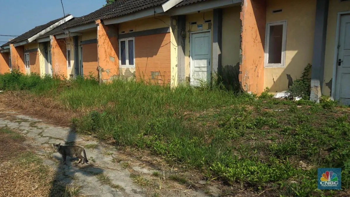 Rows of modest residential houses in Indonesia