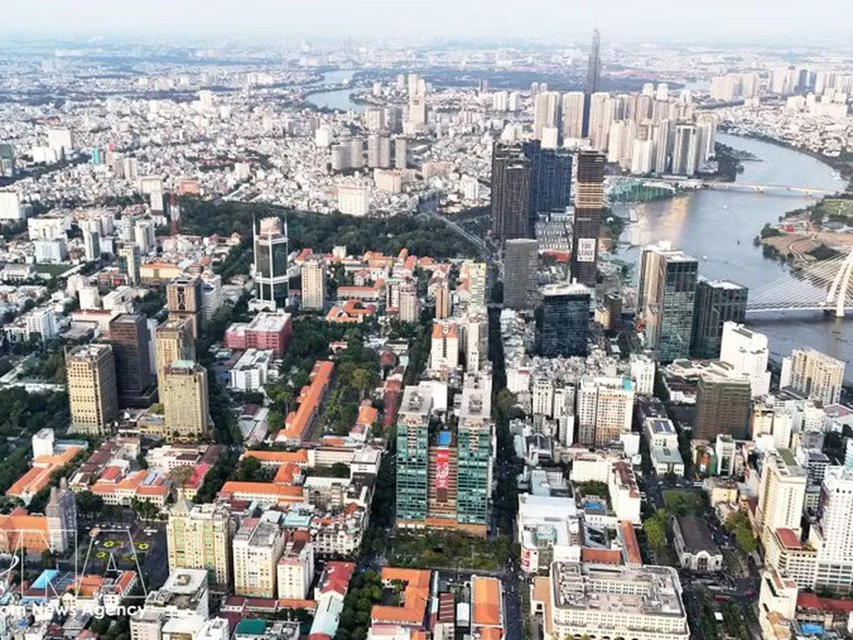 Apartment buildings and low-rise housing in an urban neighbourhood