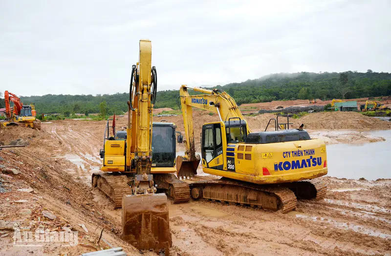 Reservoir and water treatment infrastructure on a Vietnamese island
