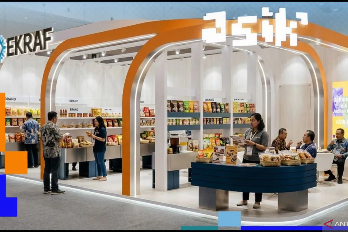 Crafts, clothing and packaged food displayed at trade exhibition booths
