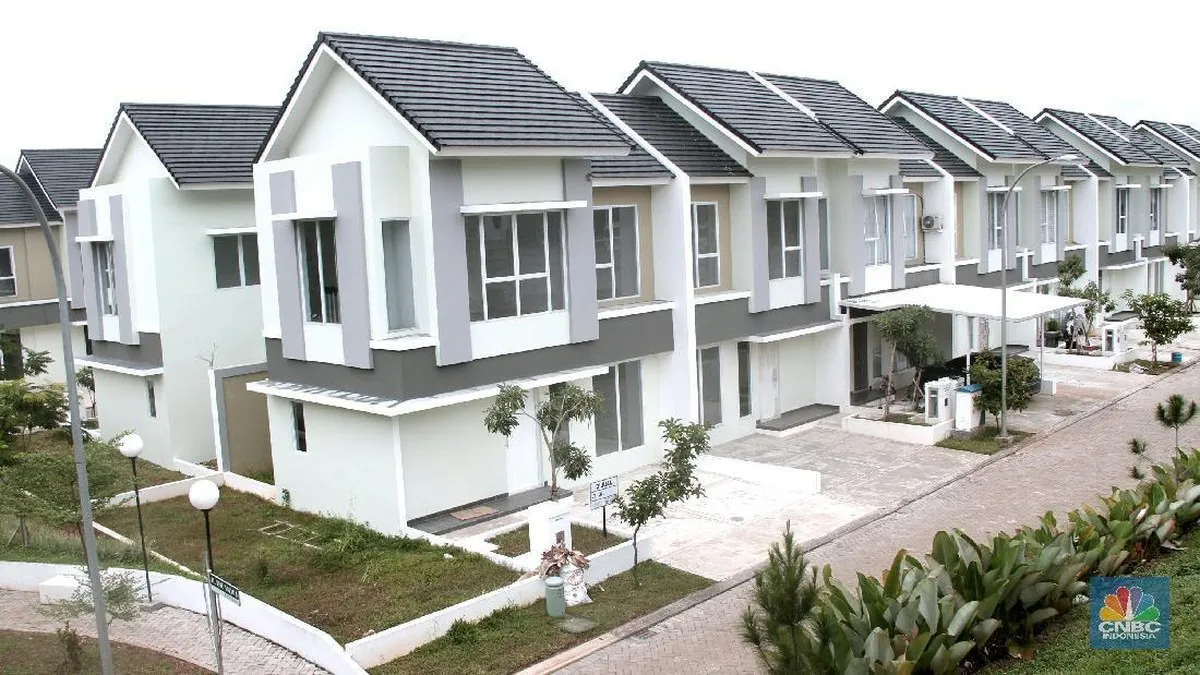 Rows of houses in an Indonesian residential neighbourhood
