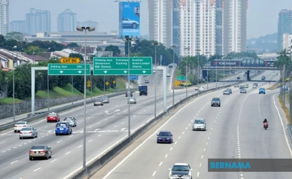 An urban expressway with toll lanes in Malaysia