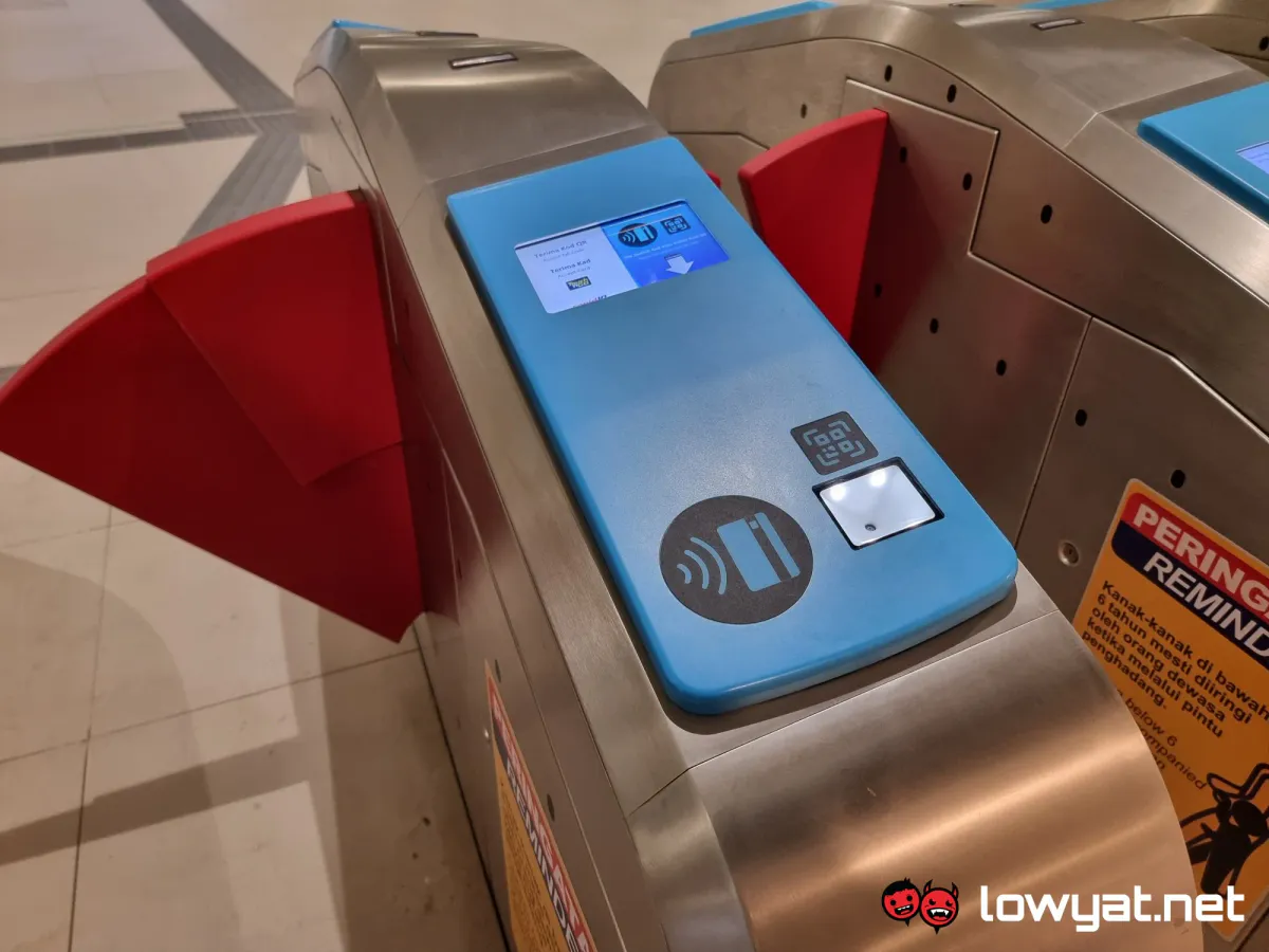 Contactless payment reader at a public transport ticket gate