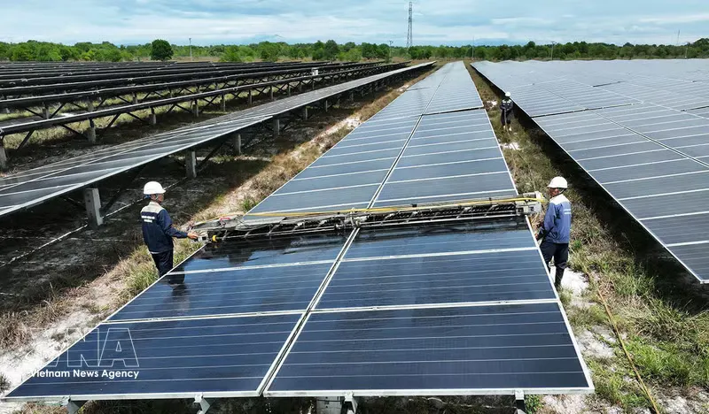 Rooftop solar panels and electricity transmission lines