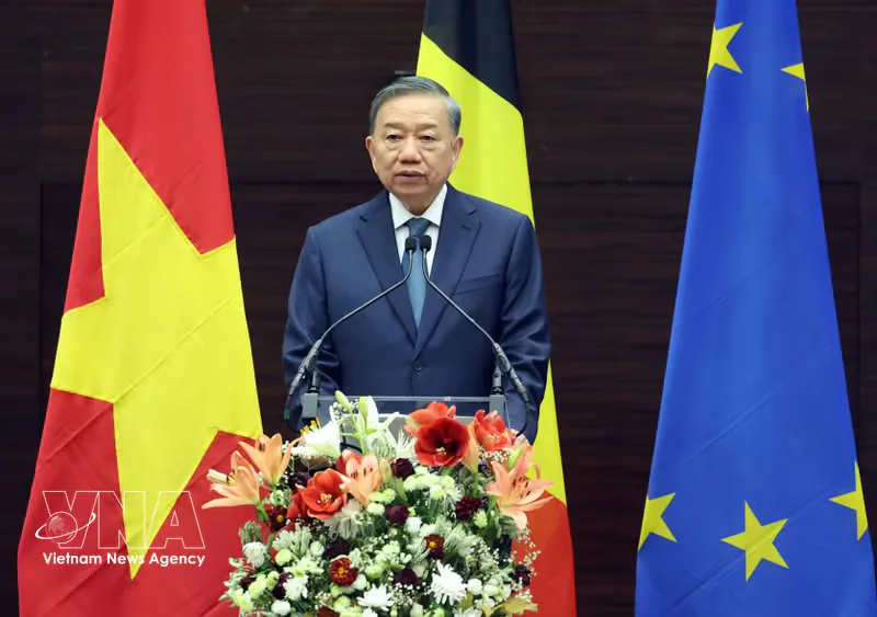 Vietnamese and European Union flags displayed side by side