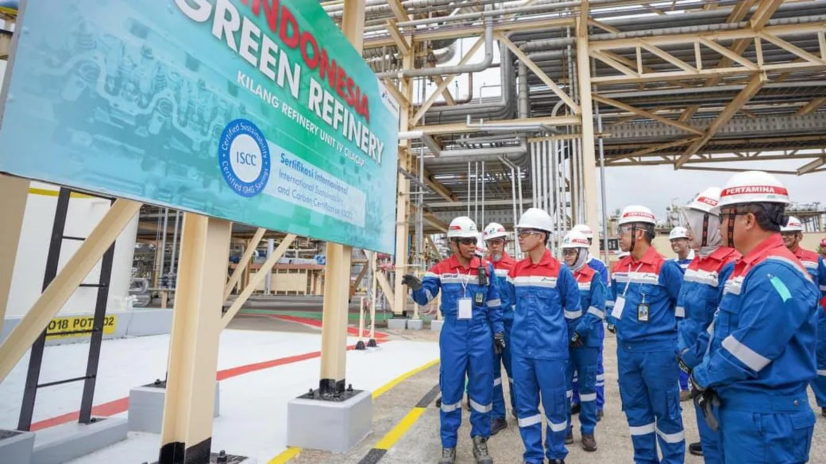 Industrial refinery equipment and storage tanks