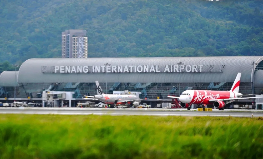 Airport terminal and aircraft on an apron